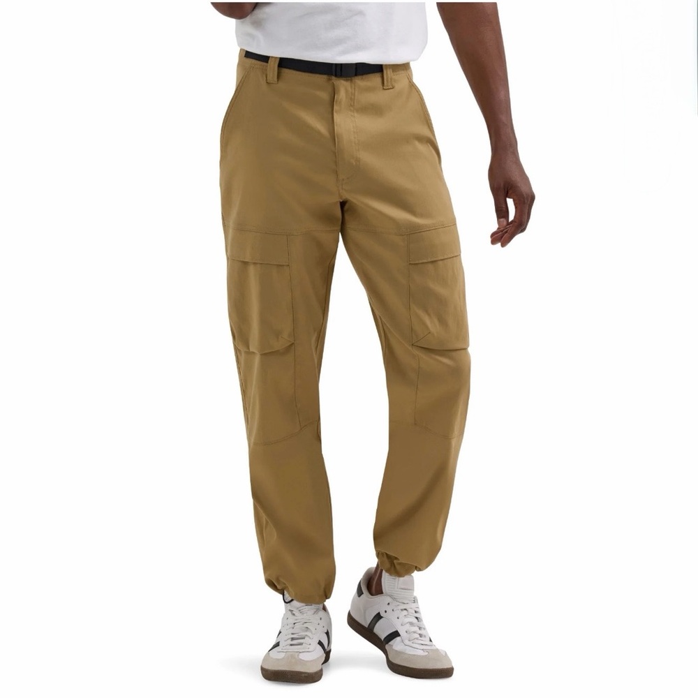 ATG by Wrangler® Men's Relaxed Cargo Pants 38x30